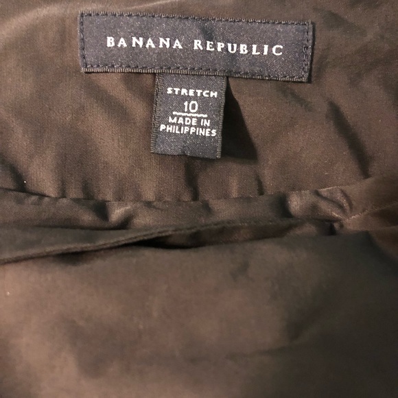 Banana Republic Skirt with Front tie Belt - Picture 2 of 5